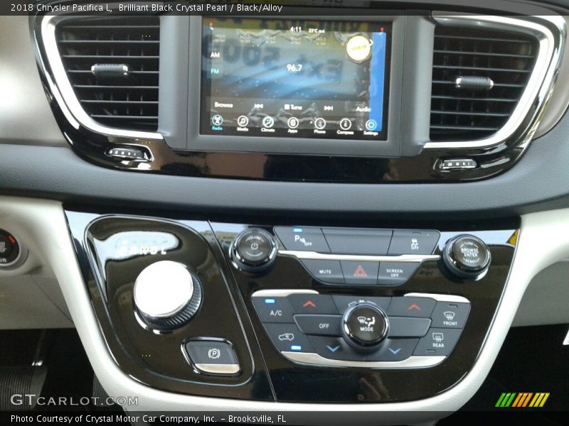 Brilliant Black Crystal Pearl / Black/Alloy 2018 Chrysler Pacifica L