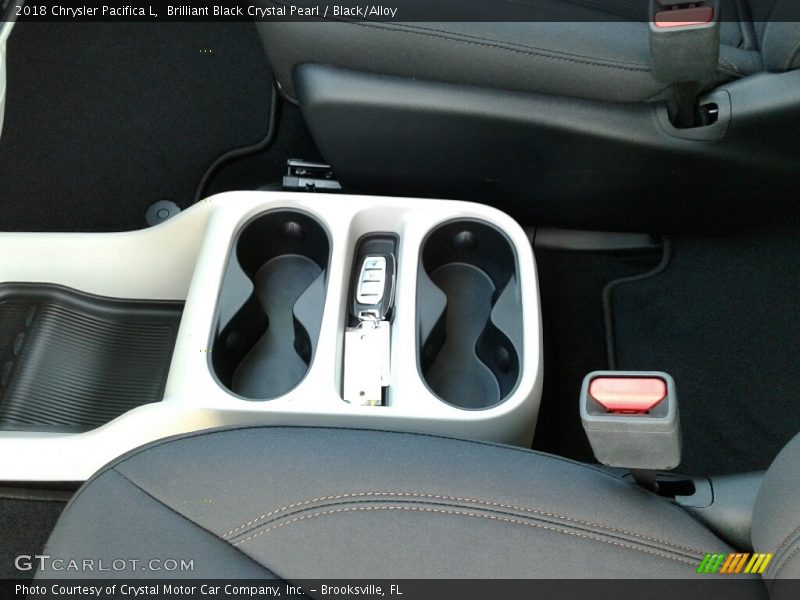 Brilliant Black Crystal Pearl / Black/Alloy 2018 Chrysler Pacifica L