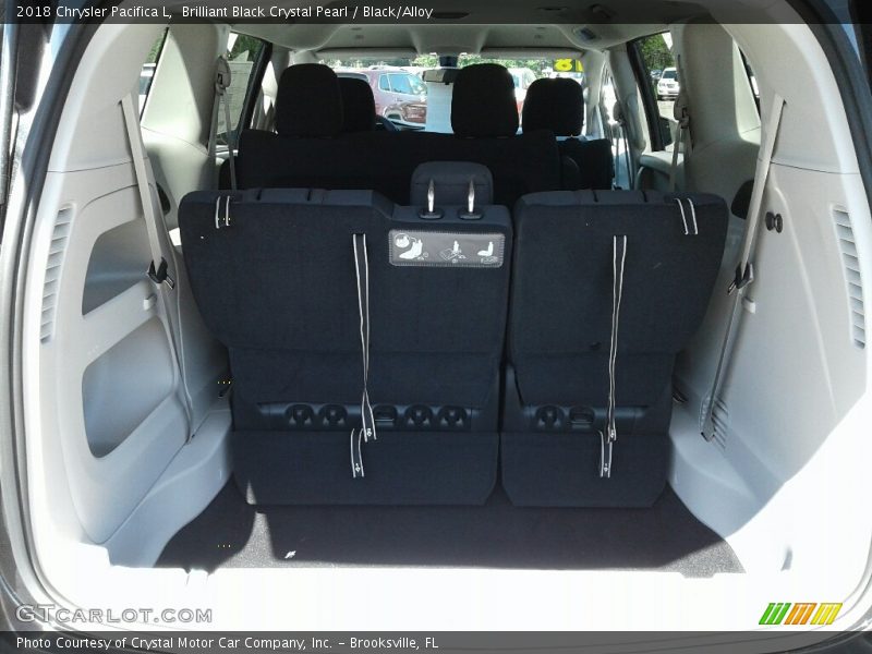 Brilliant Black Crystal Pearl / Black/Alloy 2018 Chrysler Pacifica L