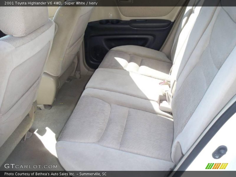 Super White / Ivory 2001 Toyota Highlander V6 4WD