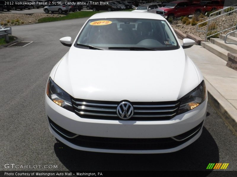 Candy White / Titan Black 2012 Volkswagen Passat 2.5L SE