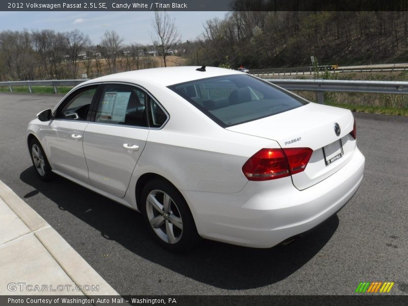 Candy White / Titan Black 2012 Volkswagen Passat 2.5L SE