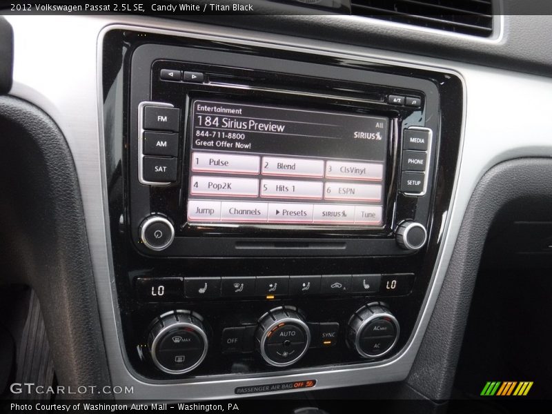 Candy White / Titan Black 2012 Volkswagen Passat 2.5L SE