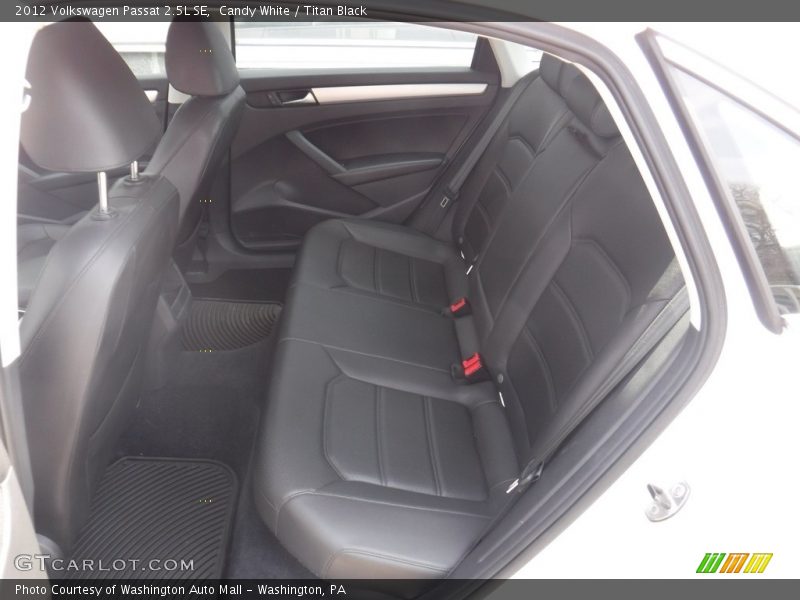 Candy White / Titan Black 2012 Volkswagen Passat 2.5L SE