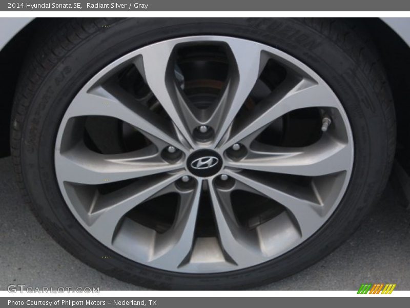 Radiant Silver / Gray 2014 Hyundai Sonata SE