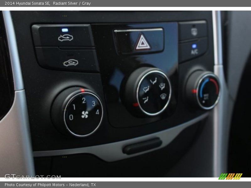 Radiant Silver / Gray 2014 Hyundai Sonata SE