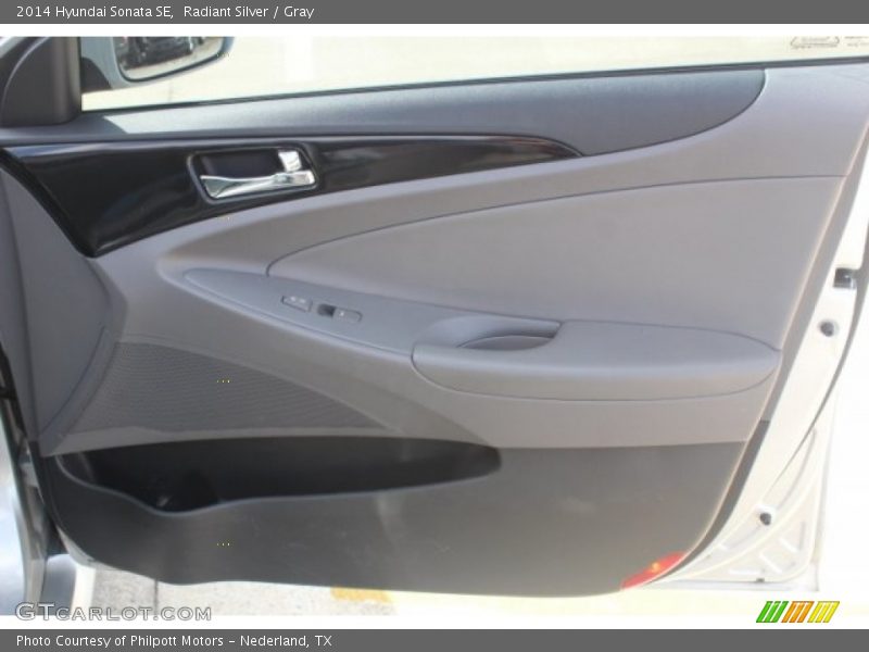 Radiant Silver / Gray 2014 Hyundai Sonata SE