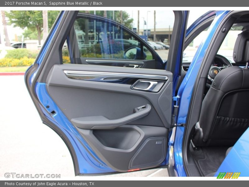 Door Panel of 2017 Macan S
