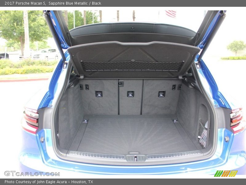  2017 Macan S Trunk