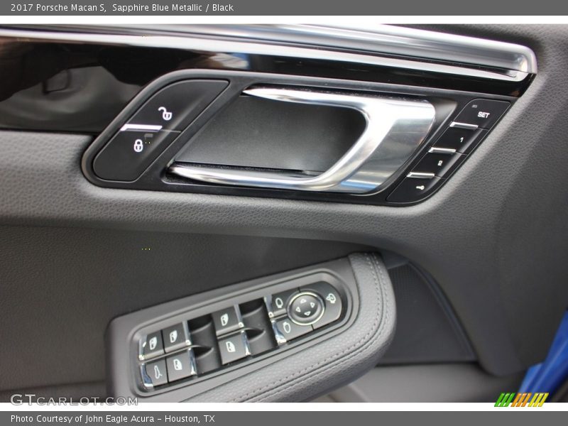Controls of 2017 Macan S