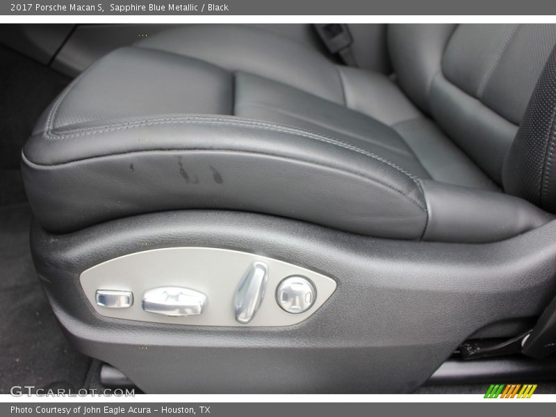 Sapphire Blue Metallic / Black 2017 Porsche Macan S