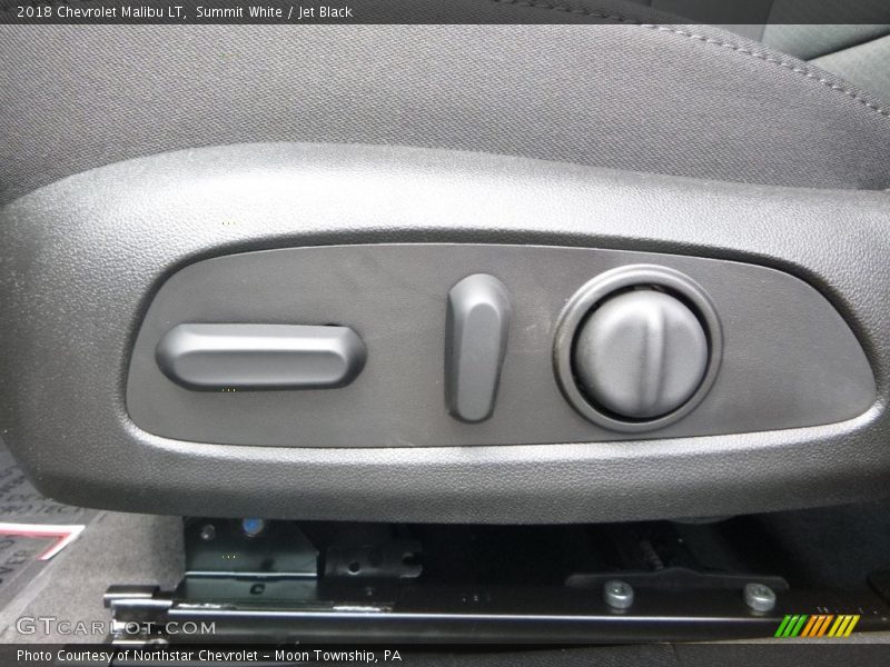 Summit White / Jet Black 2018 Chevrolet Malibu LT