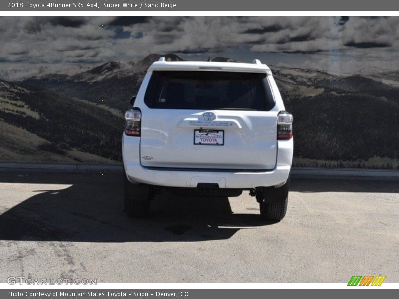 Super White / Sand Beige 2018 Toyota 4Runner SR5 4x4