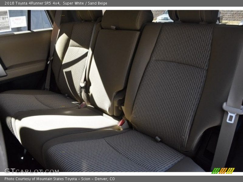 Super White / Sand Beige 2018 Toyota 4Runner SR5 4x4