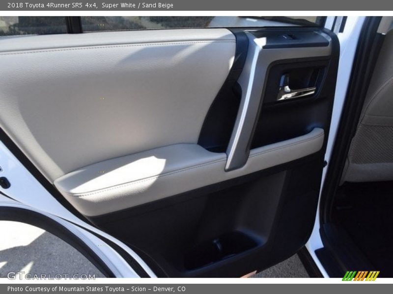 Super White / Sand Beige 2018 Toyota 4Runner SR5 4x4