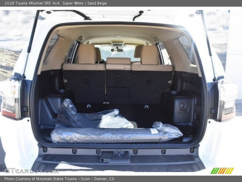 Super White / Sand Beige 2018 Toyota 4Runner SR5 4x4