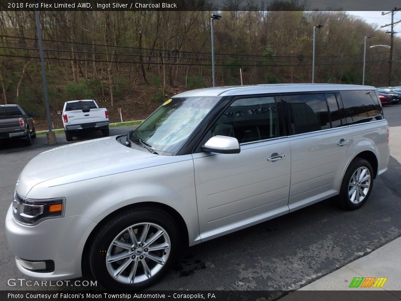 Front 3/4 View of 2018 Flex Limited AWD