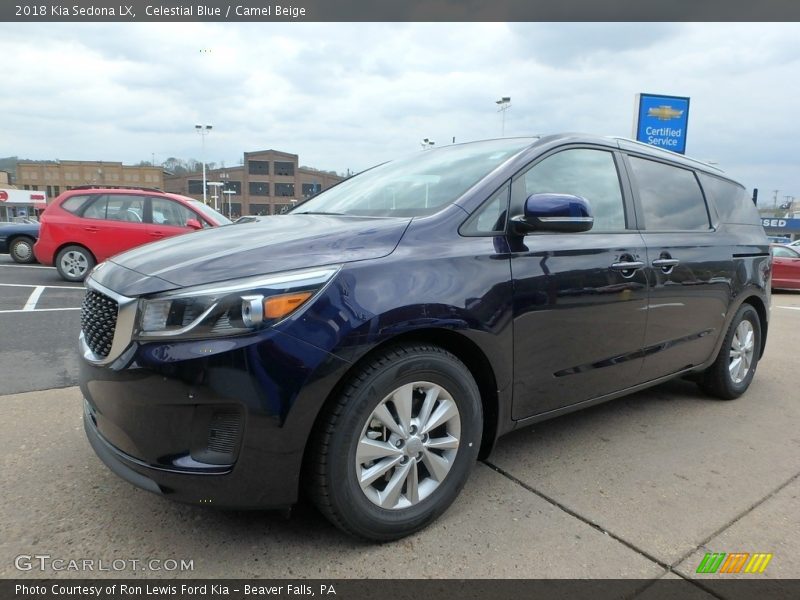 Front 3/4 View of 2018 Sedona LX