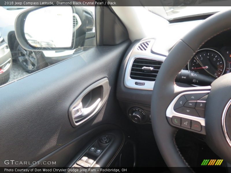 Diamond Black Crystal Pearl / Black 2018 Jeep Compass Latitude