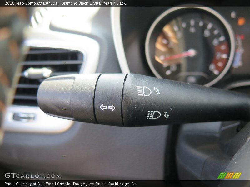 Diamond Black Crystal Pearl / Black 2018 Jeep Compass Latitude