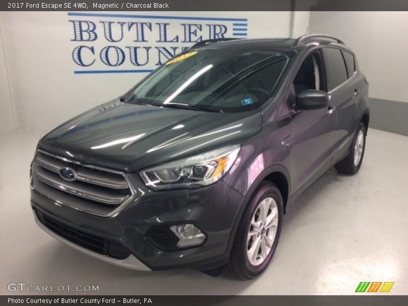 Magnetic / Charcoal Black 2017 Ford Escape SE 4WD