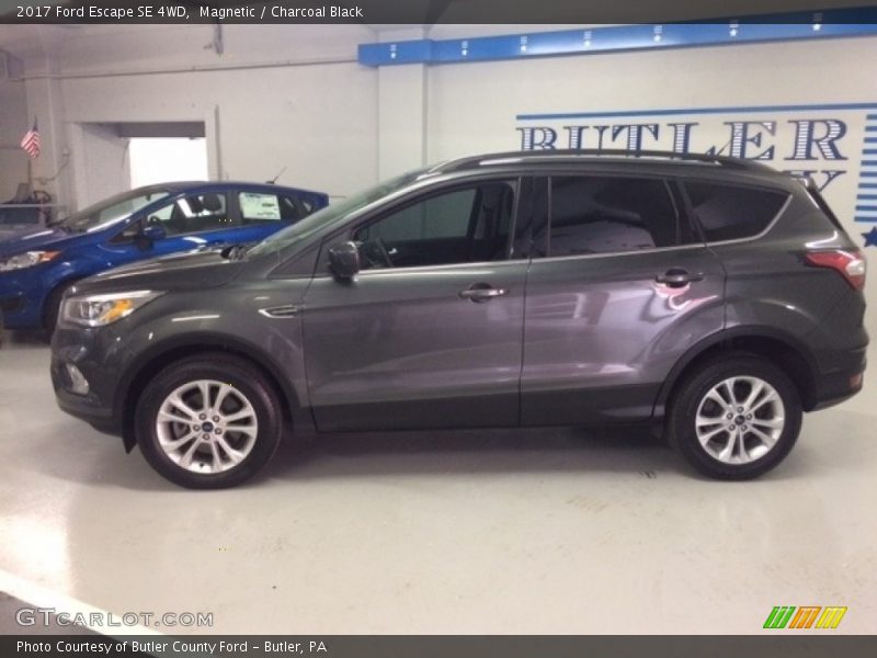 Magnetic / Charcoal Black 2017 Ford Escape SE 4WD