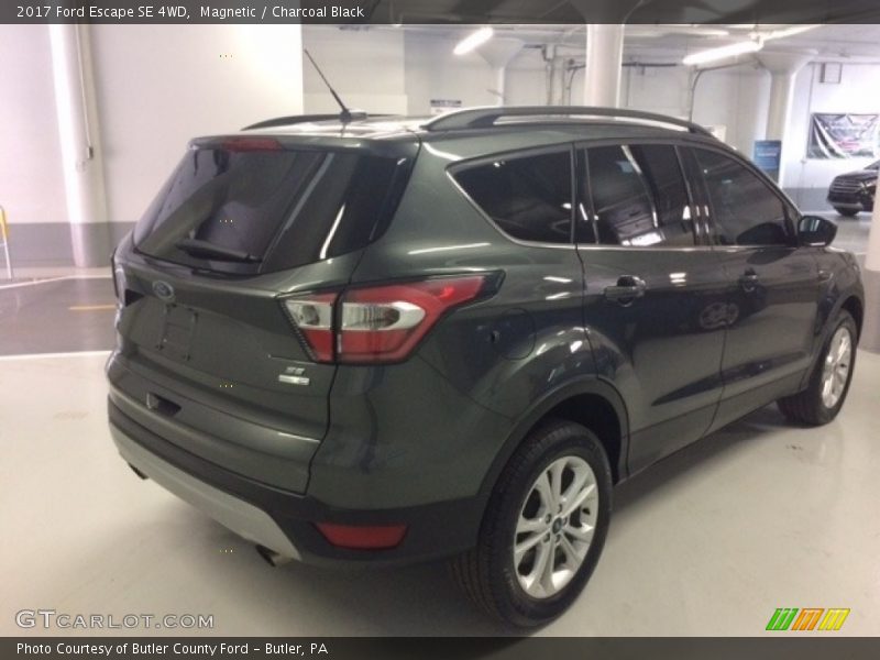 Magnetic / Charcoal Black 2017 Ford Escape SE 4WD