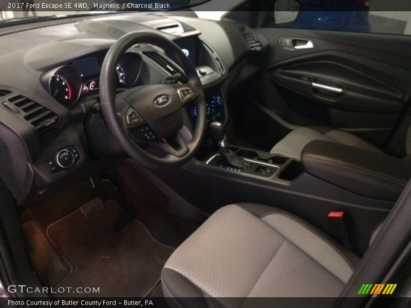 Magnetic / Charcoal Black 2017 Ford Escape SE 4WD