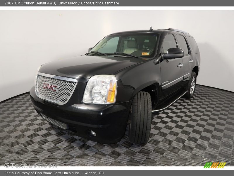 Onyx Black / Cocoa/Light Cashmere 2007 GMC Yukon Denali AWD