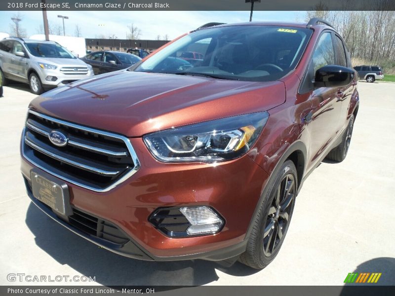 Cinnamon Glaze / Charcoal Black 2018 Ford Escape SE