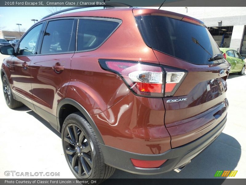 Cinnamon Glaze / Charcoal Black 2018 Ford Escape SE