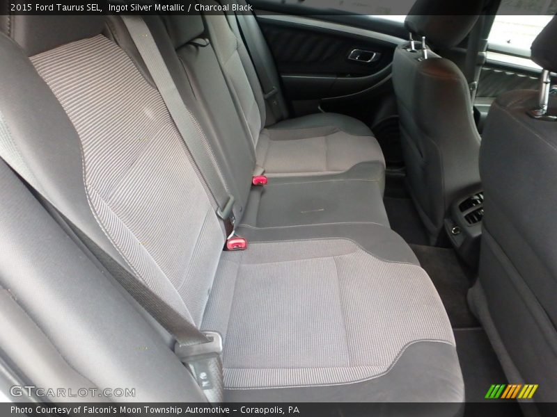 Ingot Silver Metallic / Charcoal Black 2015 Ford Taurus SEL