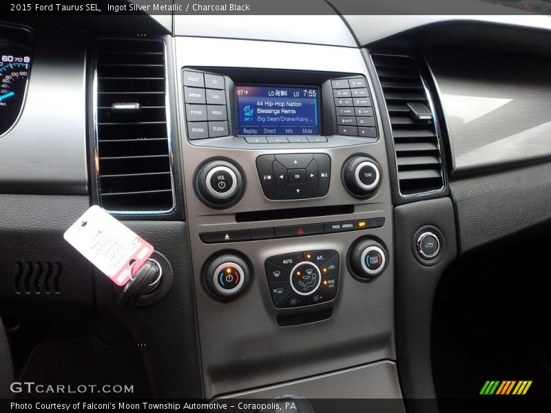Ingot Silver Metallic / Charcoal Black 2015 Ford Taurus SEL