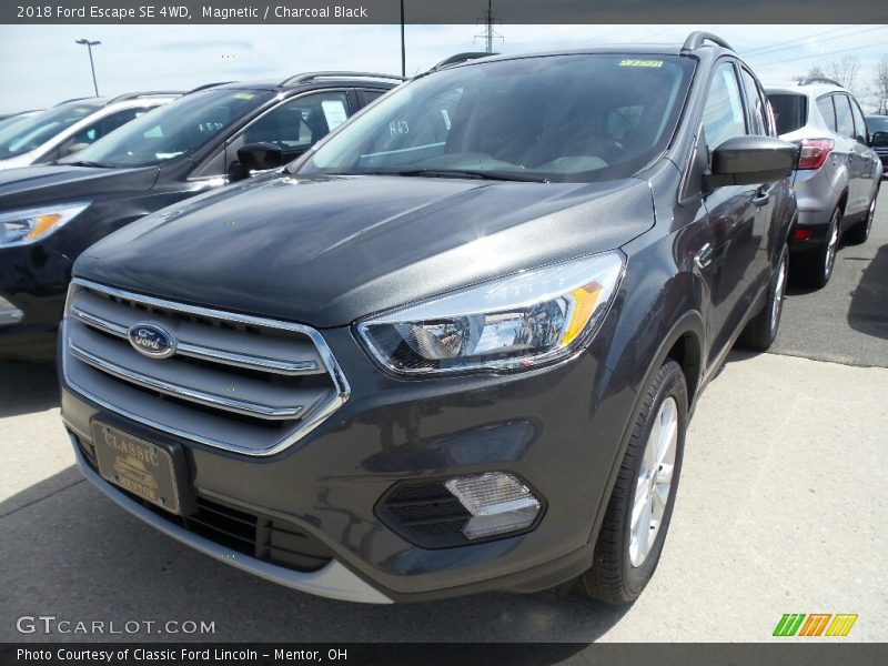 Magnetic / Charcoal Black 2018 Ford Escape SE 4WD