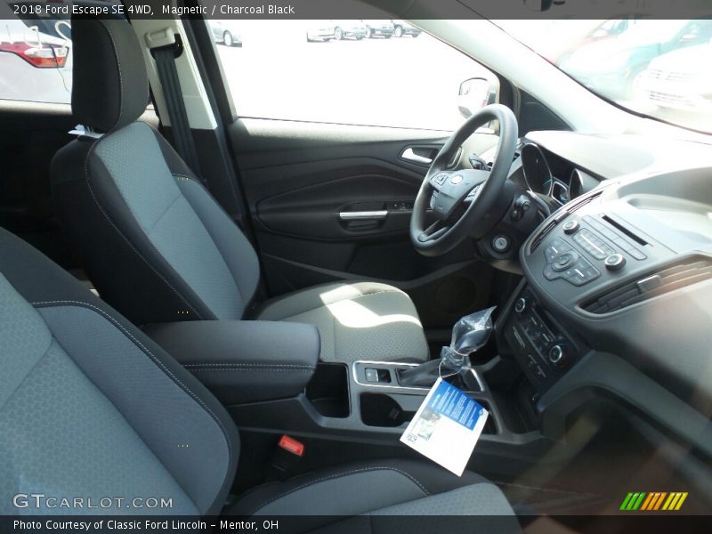 Magnetic / Charcoal Black 2018 Ford Escape SE 4WD