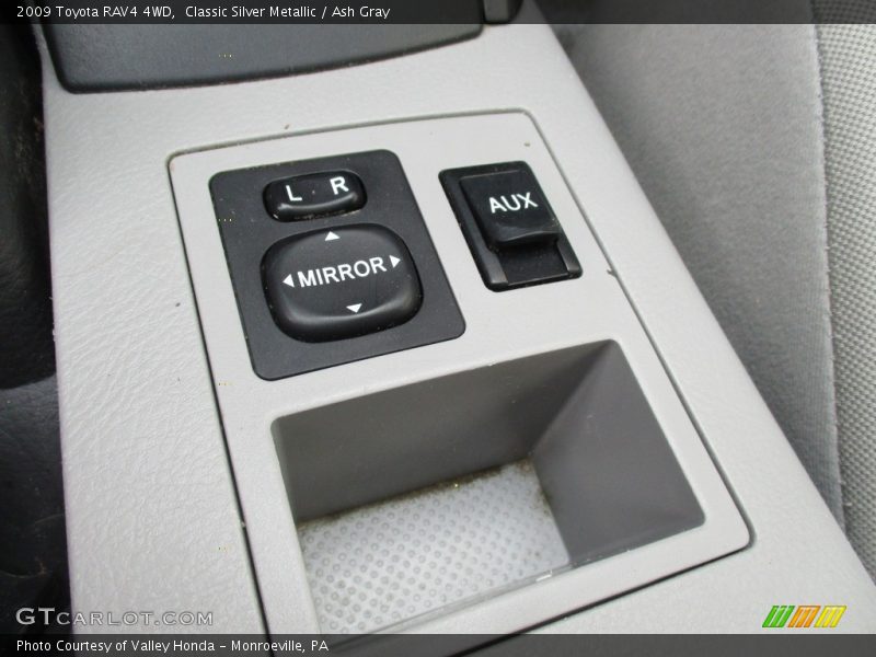 Classic Silver Metallic / Ash Gray 2009 Toyota RAV4 4WD