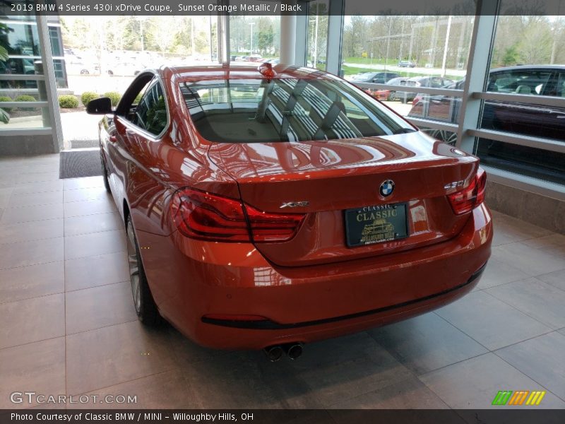 Sunset Orange Metallic / Black 2019 BMW 4 Series 430i xDrive Coupe
