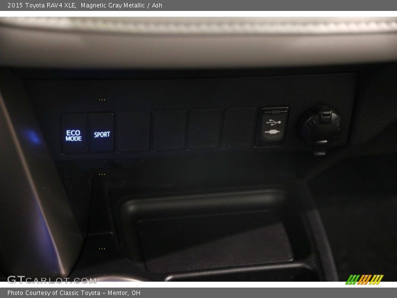 Magnetic Gray Metallic / Ash 2015 Toyota RAV4 XLE