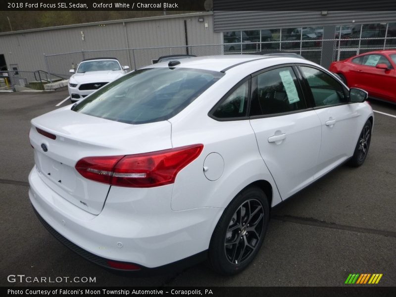 Oxford White / Charcoal Black 2018 Ford Focus SEL Sedan