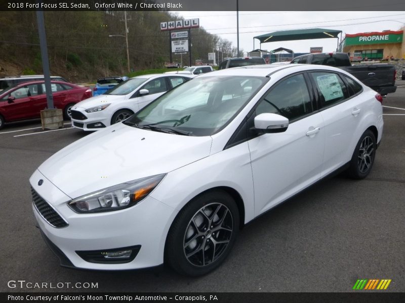 Oxford White / Charcoal Black 2018 Ford Focus SEL Sedan