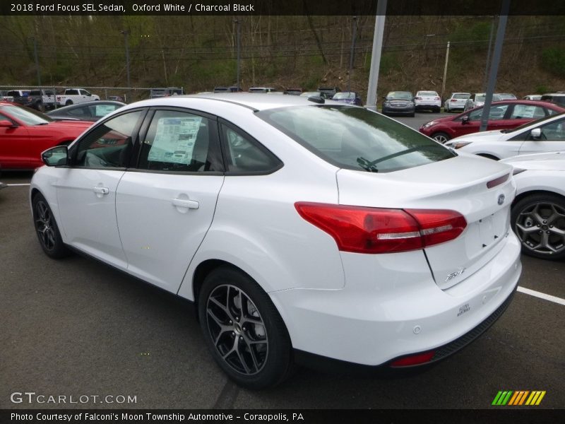 Oxford White / Charcoal Black 2018 Ford Focus SEL Sedan