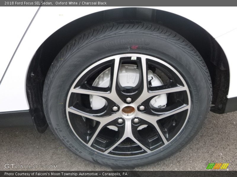 Oxford White / Charcoal Black 2018 Ford Focus SEL Sedan