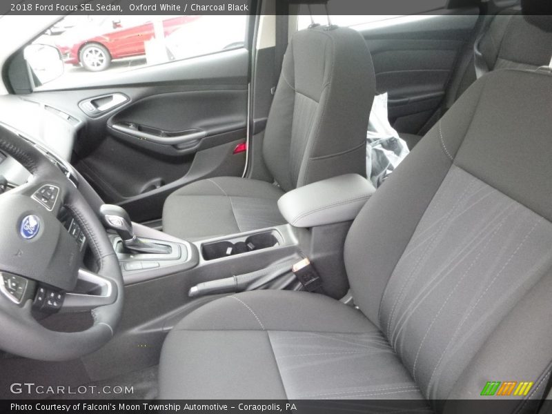 Oxford White / Charcoal Black 2018 Ford Focus SEL Sedan