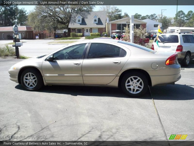 Light Almond Pearl Metallic / Dark Slate Gray 2004 Dodge Intrepid SE