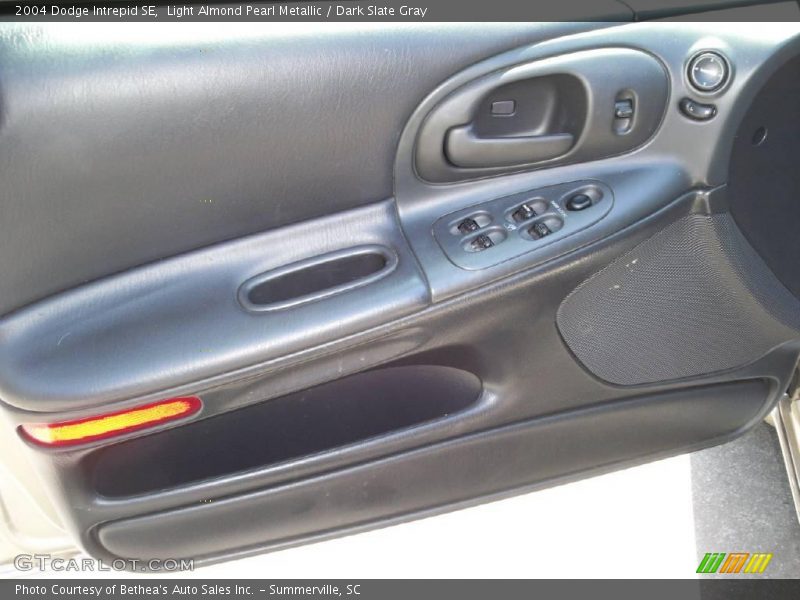 Light Almond Pearl Metallic / Dark Slate Gray 2004 Dodge Intrepid SE