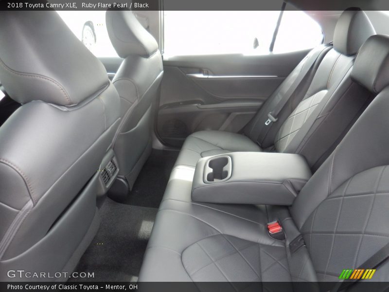 Ruby Flare Pearl / Black 2018 Toyota Camry XLE