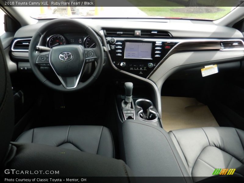 Ruby Flare Pearl / Black 2018 Toyota Camry XLE