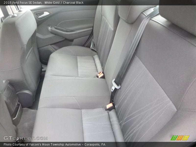 White Gold / Charcoal Black 2018 Ford Focus SE Sedan