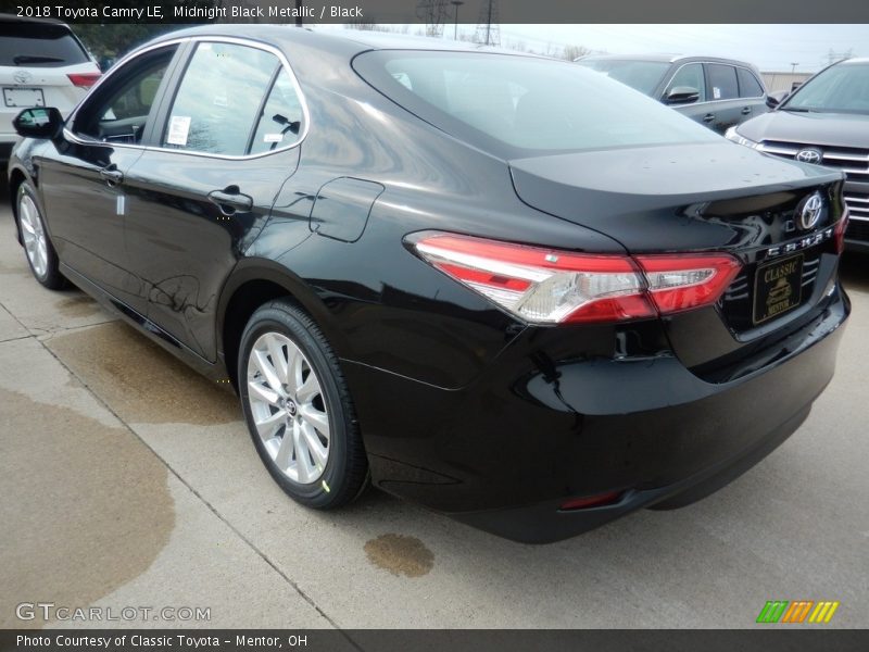 Midnight Black Metallic / Black 2018 Toyota Camry LE