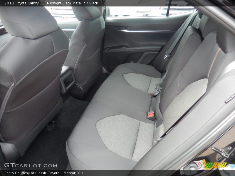 Midnight Black Metallic / Black 2018 Toyota Camry LE